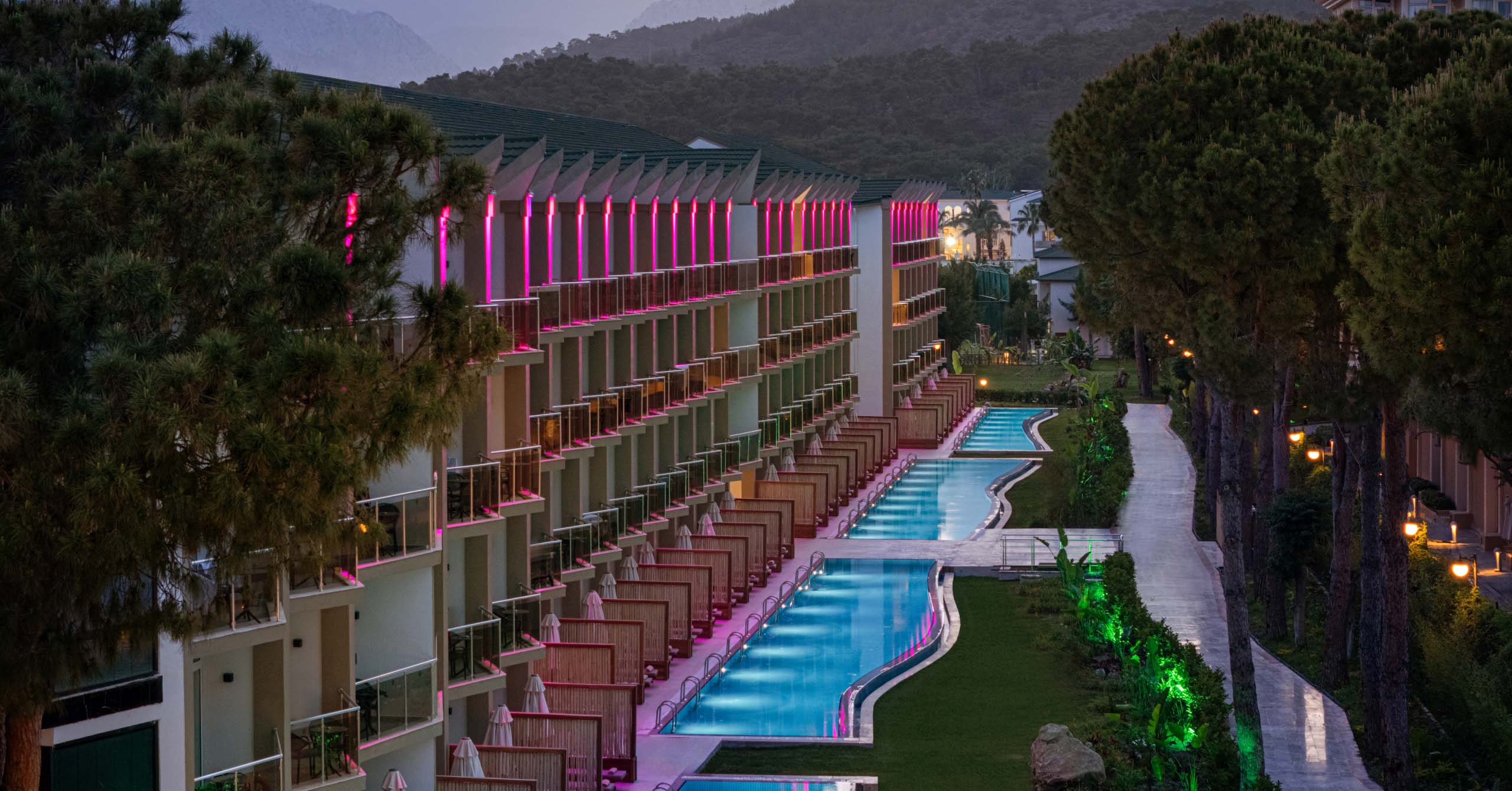 Dobedan Hotel Kemer Swim Up Slider D4